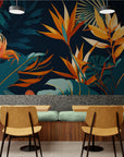 Papel tapiz tropical - Flores tropicales naranjas sobre fondo azul