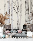 Papier peint enfant - Écureuil et lapin dans une forêt de bouleaux