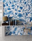 Papier peint floral - Fleurs bleues sur fond blanc