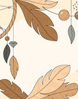Papier peint boho - attrapes-rêves et feuillages dorés crème