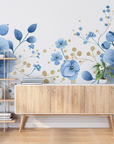 Papier peint fleuri - fleurs bleues dorées