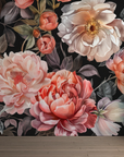 Papier peint fleuri - pivoines saumon baroques