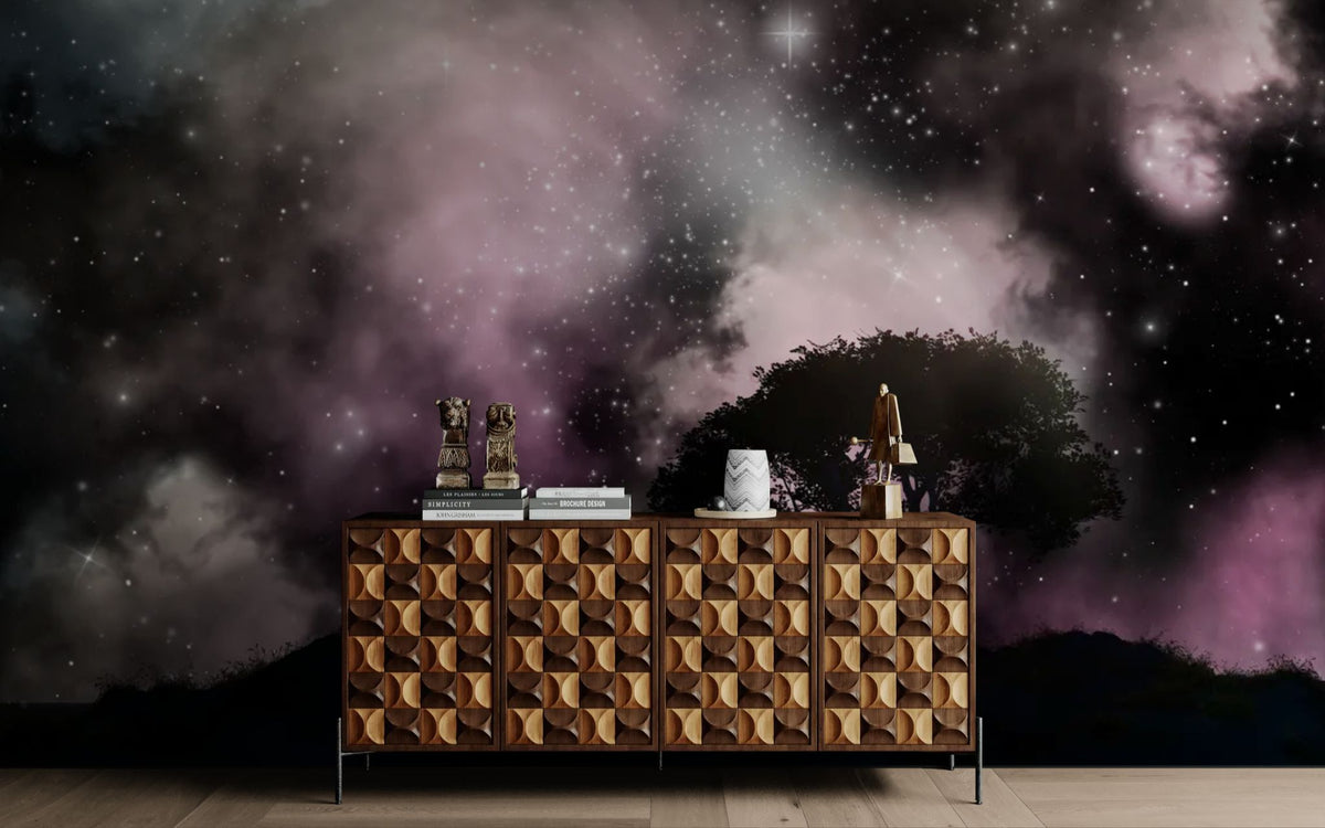 Raumtapete – Baum unter einem violetten Sternenhimmel