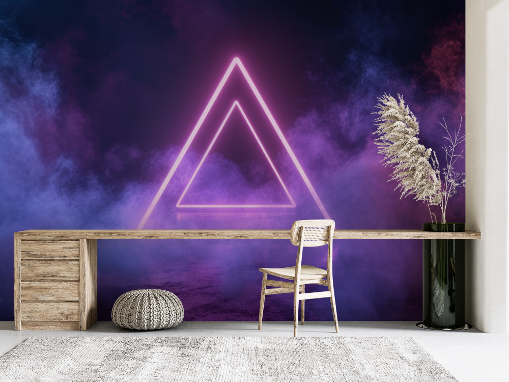 Papier peint géométrique - triangle néon violet et nuages sombres