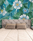 Papier Peint Floral - Fleurs Bleues Et Feuilles Vertes