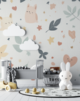 Papier Peint Enfant – Petites Créatures et Feuilles Douces