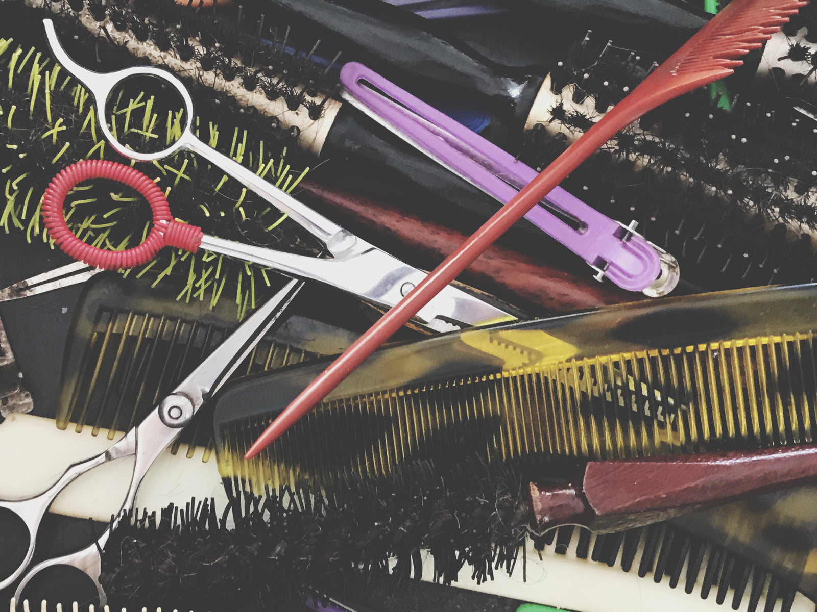 Art &amp; Deco Wallpaper – Hairdressing Tools