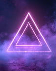 Papier peint géométrique - triangle néon violet et nuages sombres
