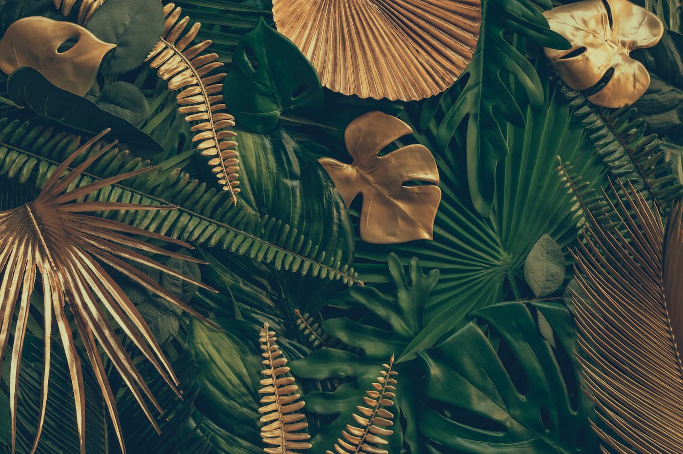 Papier Peint Tropical - Jungle Luxuriante et Dorée