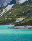 Papier Peint Montagne - Lac Turquoise et Sommets Verts
