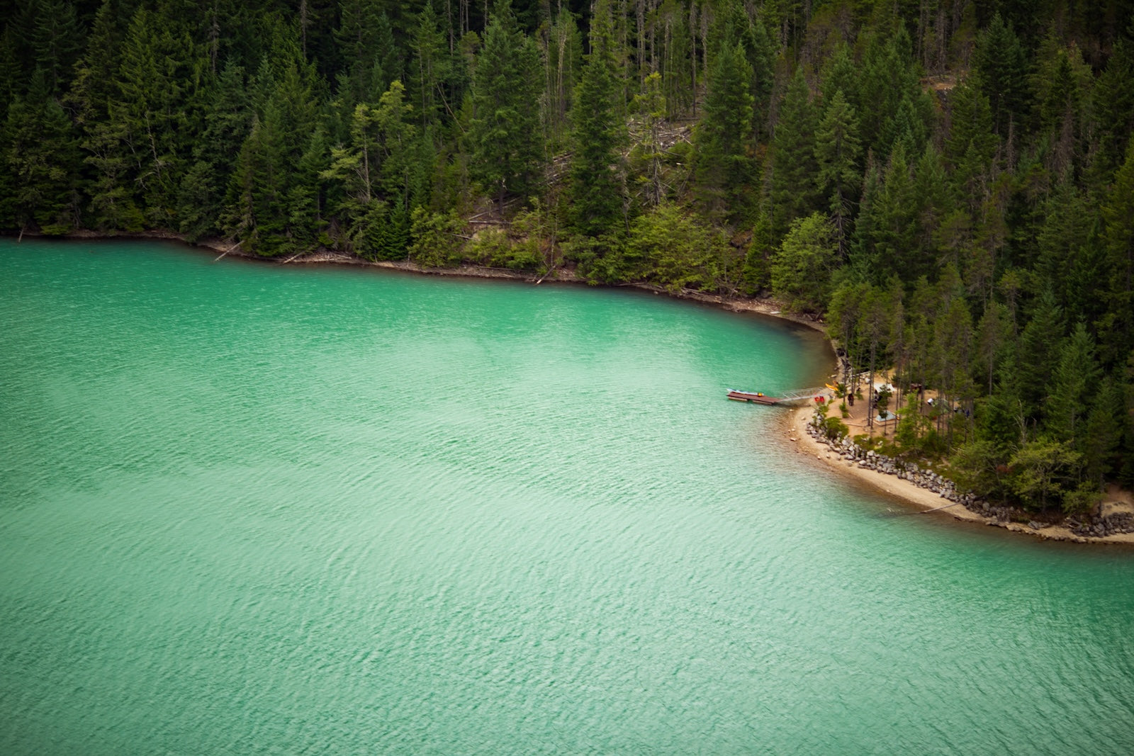 Papier Peint Forêt - Lac Turquoise Vue Aérienne