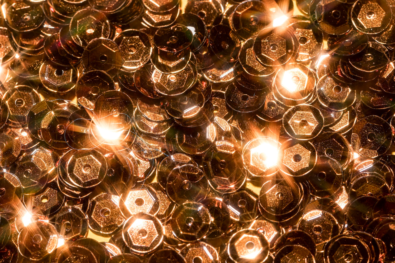 Papier Peint Paillettes - Sequins Dorés Scintillants