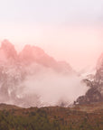 Papier Peint Montagne - Brume Rose et Sommets