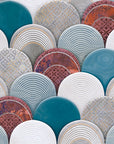 Papier Peint Géométrique - Écailles Éventails Bleu et Bordeaux