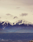 Papier Peint Montagne - Panorama Nuageux au Crépuscule