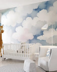 Papier Peint Enfant – Nuages Aquarellés dans un Ciel de Rêve