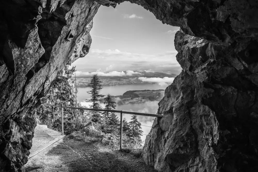 Papier Peint Paysage - Vue À Travers La Roche