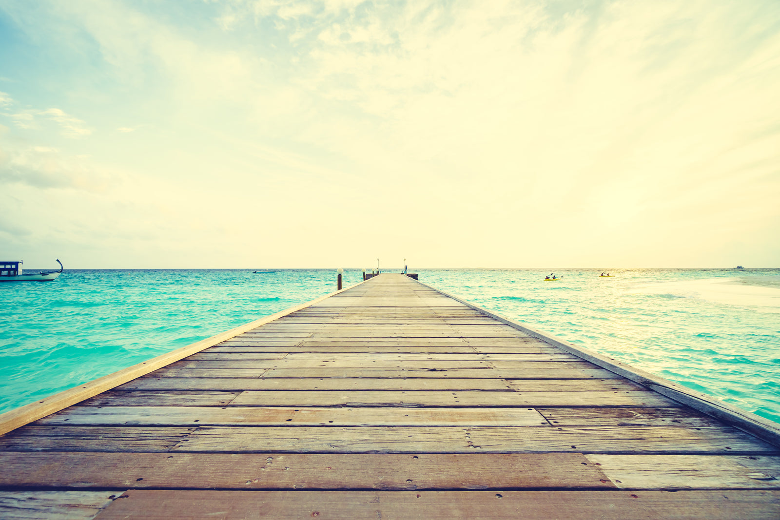 Beach wallpaper – pier on the ocean