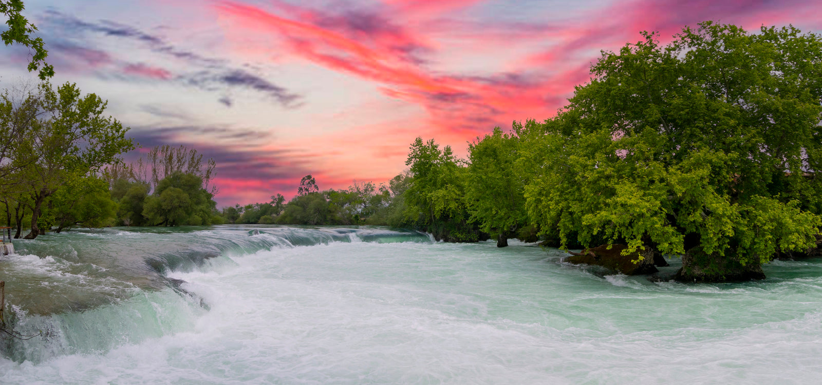 Papier peint cascades - rivière au coucher du soleil