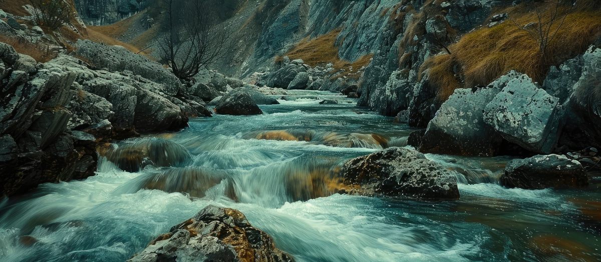 Behang waterval - Bergrivier met snelstromend water