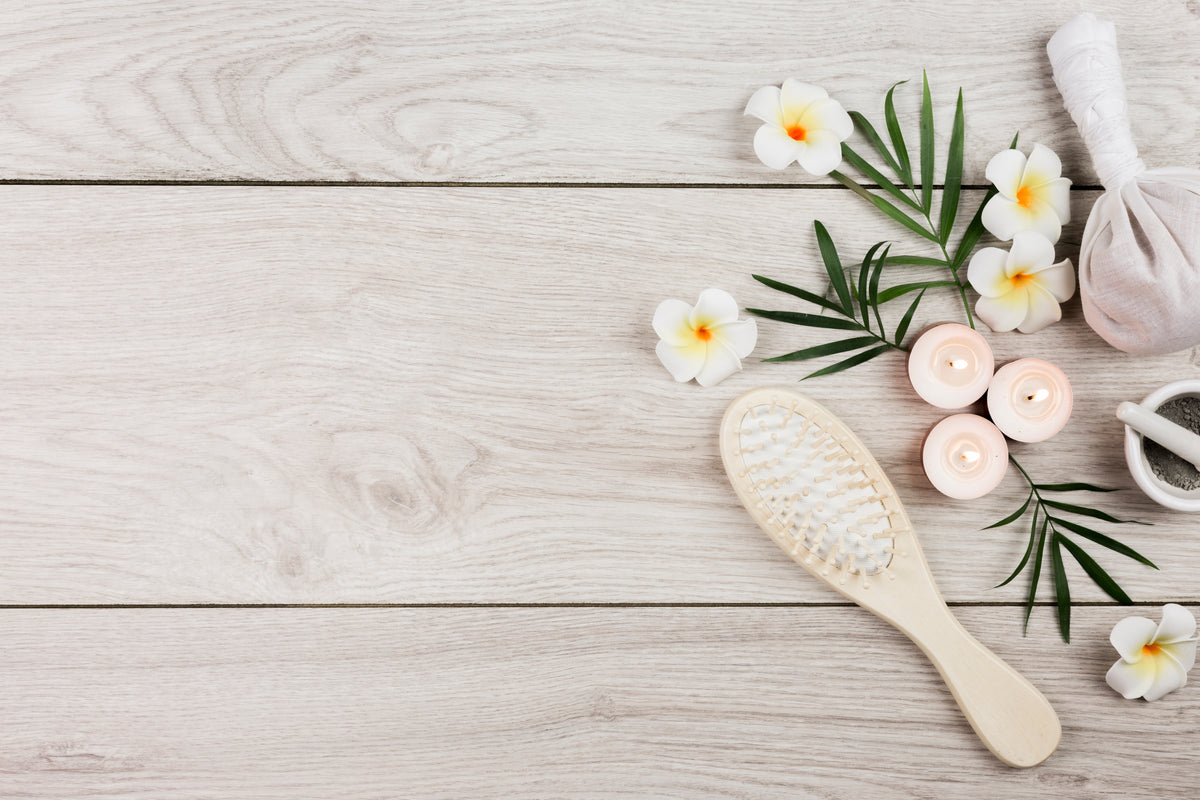 Zen-tapet – Badborste och blommor
