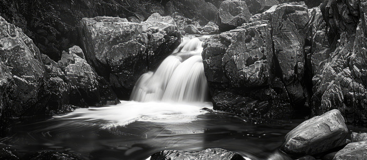 Wasserfall-Tapete - Schwarz-Weiß-Tossee