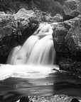 Papier peint cascades - torrent noir et blanc